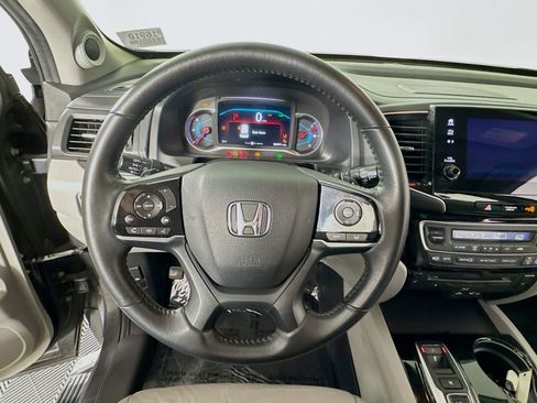 Used 2019 Honda Pilot Touring image 13