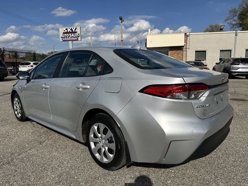Used 2023 Toyota Corolla LE w/ Carpet Mat Package (TMS) FWD image 7
