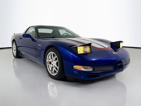 Used 2004 Chevrolet Corvette Z06 w/ Z06 Preferred Equipment Group RWD image 2