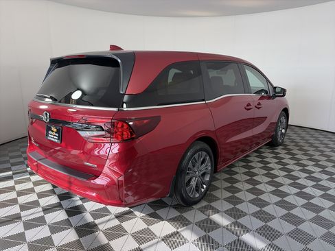 Used 2025 Honda Odyssey Touring image 11