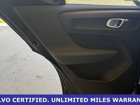 Certified 2025 Volvo XC40 B5 Plus AWD/4WD image 16
