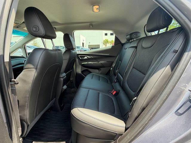 Used 2023 Chevrolet Bolt LT w/ Infotainment Package FWD image 12