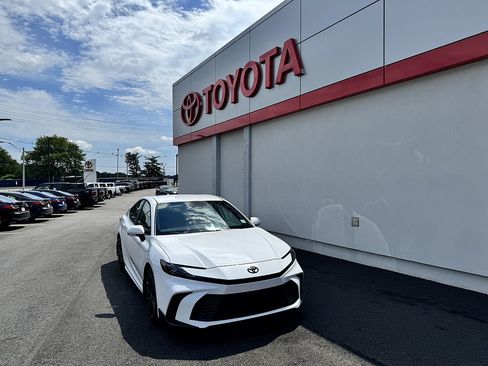 Certified 2026 Toyota Camry SE w/ Convenience Package AWD/4WD image 1