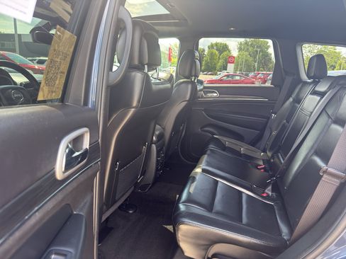 Used 2021 Jeep Grand Cherokee Limited AWD/4WD image 30