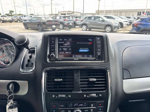 Used 2016 Dodge Grand Caravan R/T w/ Safety Sphere Group FWD image 27