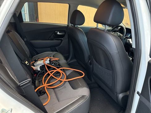 Certified 2022 Kia Niro EX w/ Cold Weather Package image 22