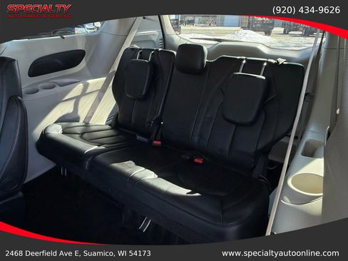 Used 2019 Chrysler Pacifica Touring-L FWD image 21