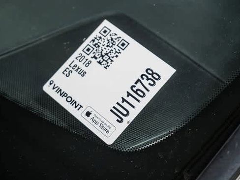 Used 2018 Lexus ES 350 w/ Luxury Package w/Wood Trim image 30