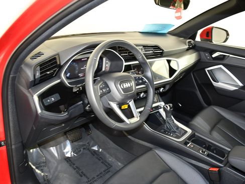 Used 2025 Audi Q3 2.0T Premium AWD/4WD image 38
