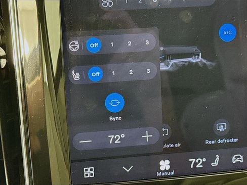 Used 2023 Volvo XC60 T8 Plus image 24