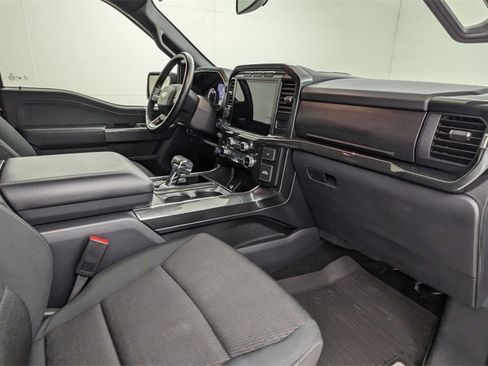 Certified 2022 Ford F150 XLT w/ Equipment Group 302A High image 39