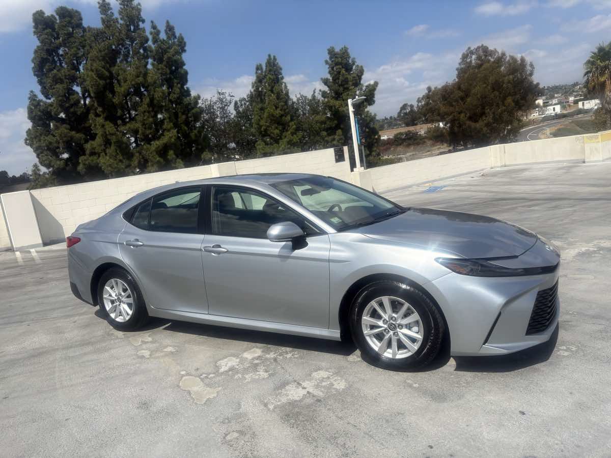 Used 2025 Toyota Camry LE FWD image 29