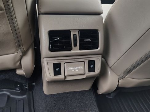 Used 2018 Subaru Outback 3.6R Limited image 31