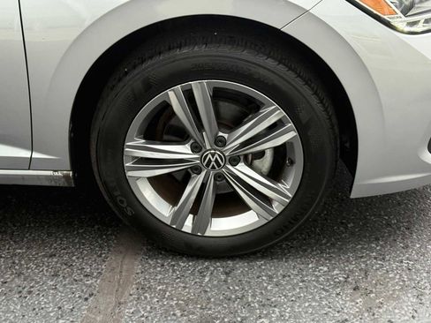 Certified 2023 Volkswagen Jetta SE w/ Panoramic Sunroof Package image 6