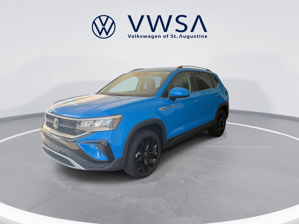 Certified 2024 Volkswagen Taos SE w/ Black Wheel Package FWD image 4
