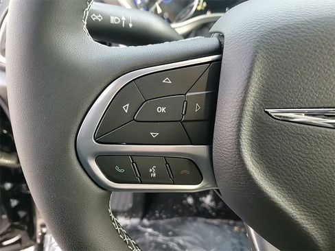 New 2026 Chrysler Pacifica Select image 27