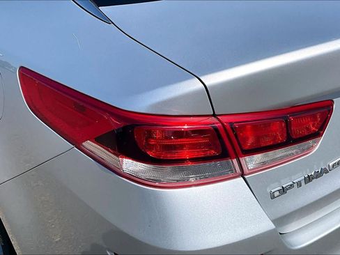 Used 2019 Kia Optima LX FWD image 28