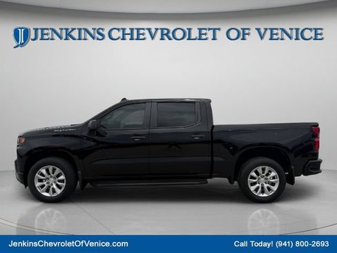Used 2022 Chevrolet Silverado 1500 Custom w/ Safety Confidence Package RWD image 9