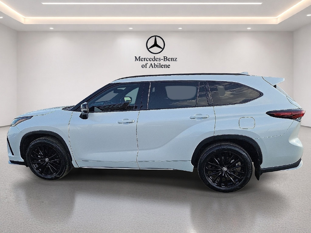 Used 2024 Toyota Highlander XSE FWD image 3