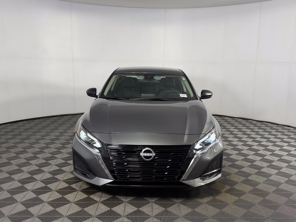 Used 2025 Nissan Altima 2.5 SV FWD image 4