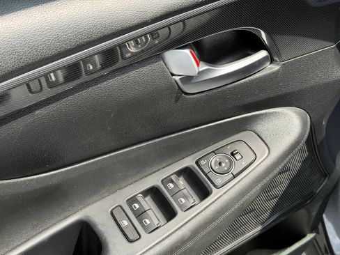 Used 2021 Hyundai Santa Fe SE FWD image 18