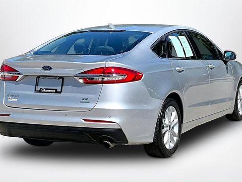 Used 2019 Ford Fusion SE FWD image 5