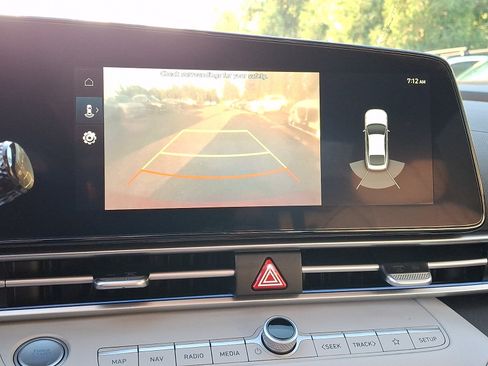 Certified 2023 Hyundai Elantra Limited FWD image 21