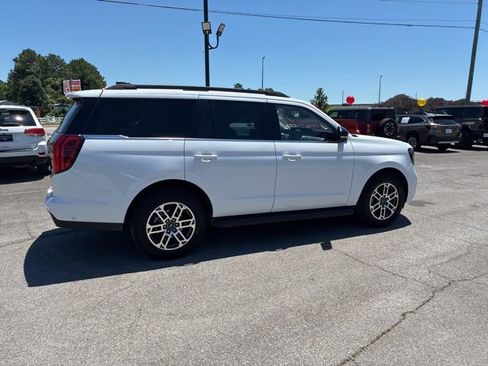 Used 2025 Ford Expedition Active AWD/4WD image 13