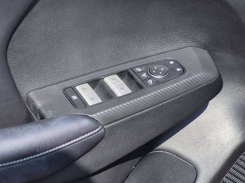 Used 2023 Mitsubishi Outlander 4WD Plug-In Hybrid image 15