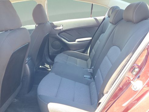 Used 2017 Kia Forte LX FWD image 10