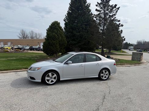 Used 2009 Saab 9-3 2.0T image 2