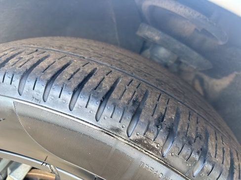 Used 2025 Chrysler Pacifica Limited FWD image 31