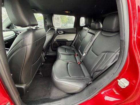Certified 2025 Jeep Compass Limited AWD/4WD image 18