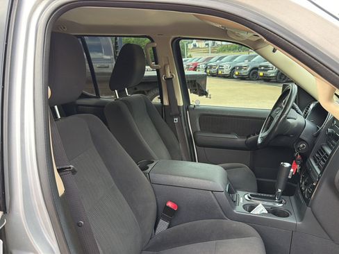 Used 2010 Ford Explorer Sport Trac XLT RWD image 10