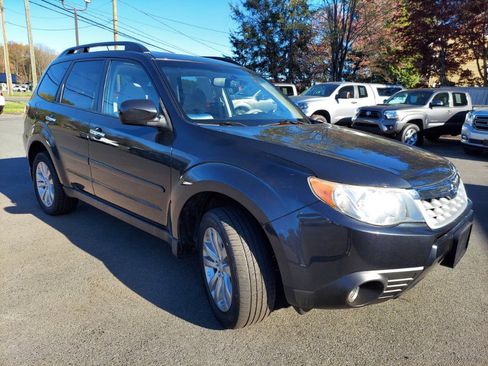 Used 2013 Subaru Forester 2.5X Limited AWD/4WD image 3