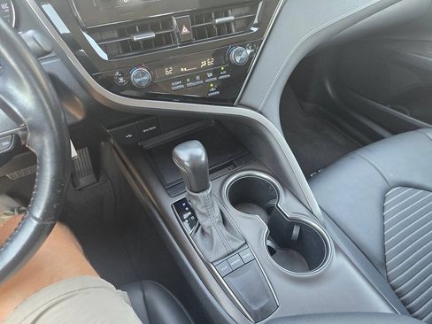 Used 2022 Toyota Camry SE FWD image 27