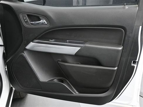 Used 2022 Chevrolet Colorado LT w/ Safety Package image 17