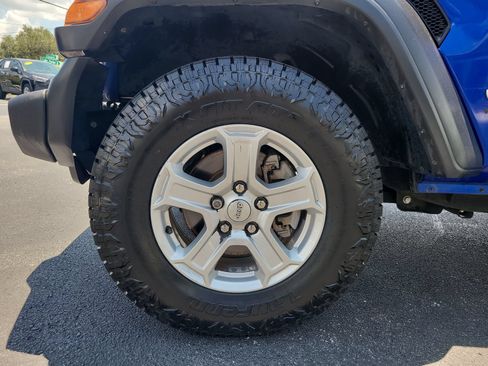 Used 2019 Jeep Wrangler Unlimited Sport S AWD/4WD image 7