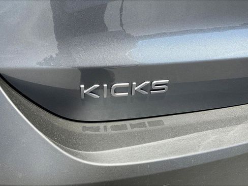 New 2025 Nissan Kicks SR image 12