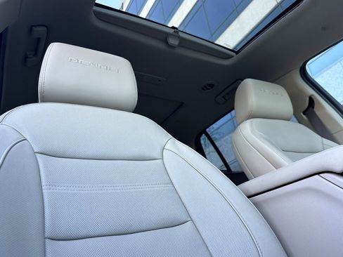 Used 2017 GMC Acadia Denali w/ Technology Package image 21