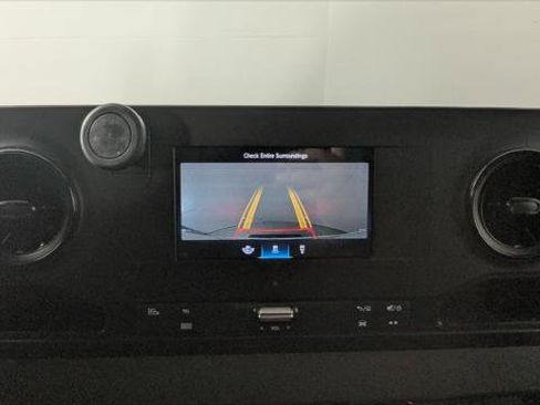 Used 2022 Mercedes-Benz Sprinter 2500 image 26