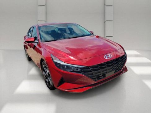 Used 2023 Hyundai Elantra SEL w/ Convenience Package FWD image 3