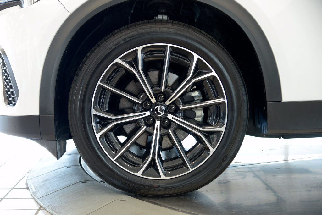 Certified 2025 MAZDA CX-70 Plug-In Hybrid w/ Premium Plus AWD/4WD image 10