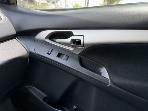 Used 2009 Toyota Matrix S FWD image 36