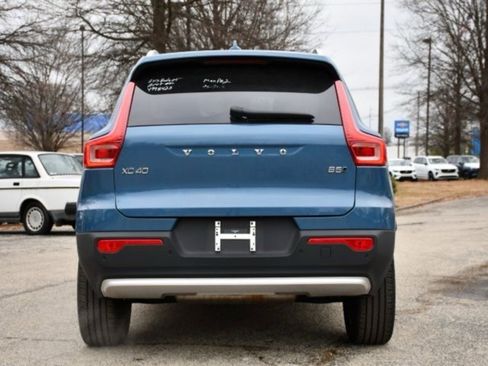Certified 2025 Volvo XC40 B5 Core image 6