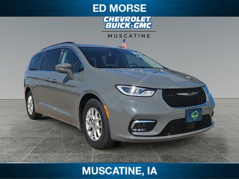 Used 2022 Chrysler Pacifica Touring-L FWD image 7