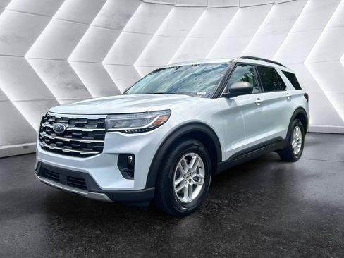 New 2026 Ford Explorer Active w/ Active Comfort Package RWD image 3