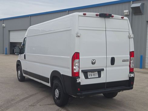 Used 2024 RAM ProMaster 2500 w/ Convenience Group FWD image 5