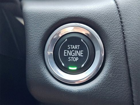 Used 2023 Chevrolet Tahoe Premier w/ Advanced Technology Package image 16