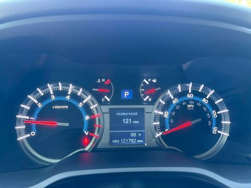 Used 2016 Toyota 4Runner SR5 AWD/4WD image 23